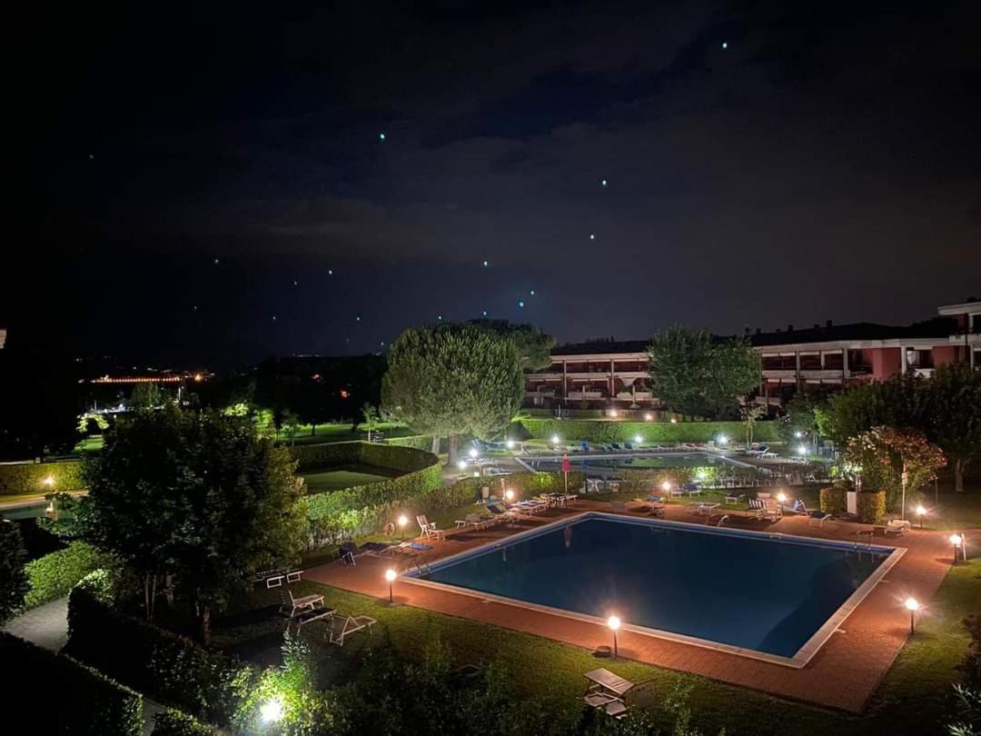 Home Gardaview Desenzano Desenzano del Garda Dış mekan fotoğraf